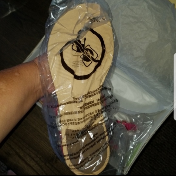 New Michael Kors Ultra Pink Lasercut Plate Thong - Picture 5 of 7